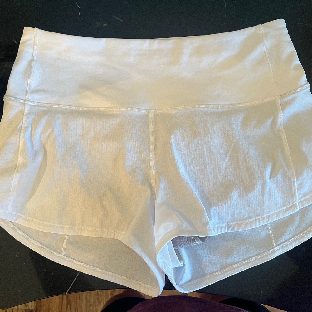 Lululemon Speed Up 2.5" High Rise Shorts, White, Size 6